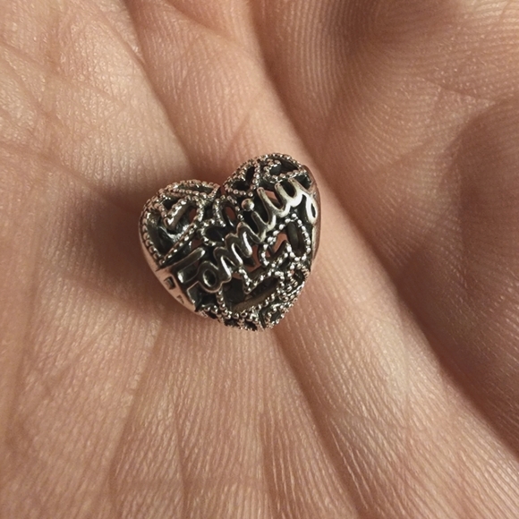 Pandora heart shaped family charm - Picture 1 of 4
